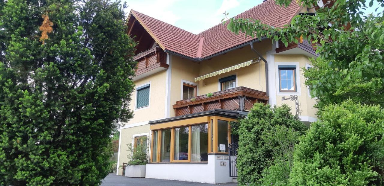 Anna'S Home - Ferienwohnungen ราทช์ อัน ดาร์ ไวน์ชตรัดเซอ ภายนอก รูปภาพ