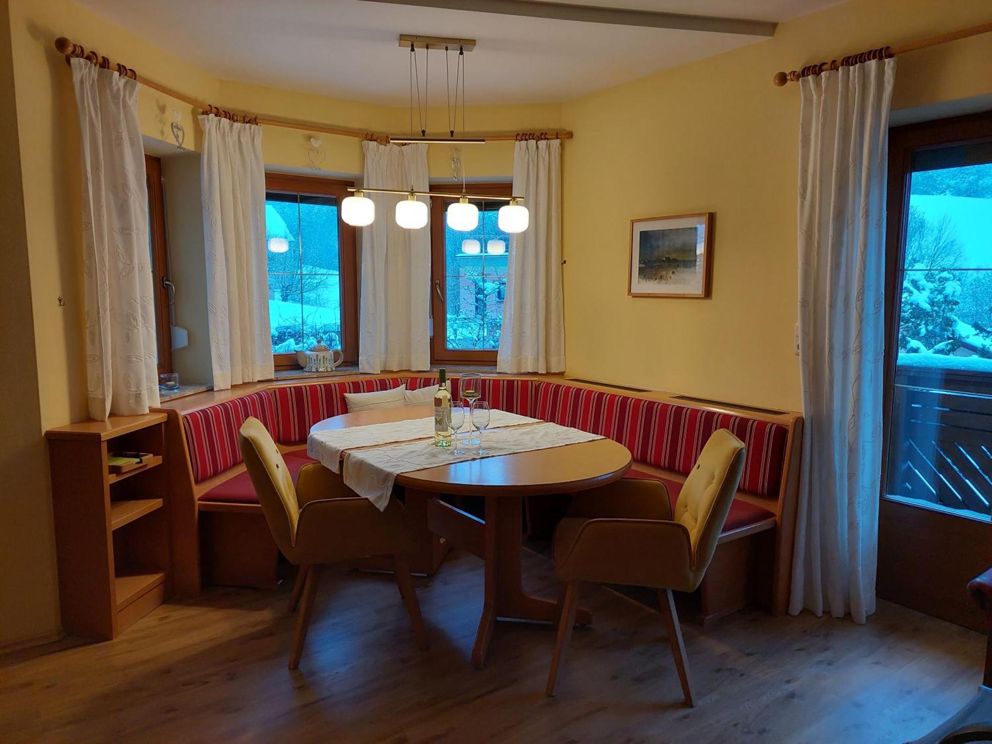 Anna'S Home - Ferienwohnungen ราทช์ อัน ดาร์ ไวน์ชตรัดเซอ ห้อง รูปภาพ